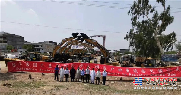 此次徐工产品在巴基斯坦成功交付，是近年来徐工积极响应“一带一路”倡议，深入拓展“一带一路”沿线国家和地区市场的又一硕果。以自主研发、技术革新为发展驱动，“技术领先，用不毁”做成工艺品理念打造的产品为“敲门砖”，近年来，徐工国际化发展势头良好，其精工产品一次次叩开全球各国工程机械市场的大门。