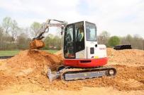 【海外新品】竹内将新型全回转小型挖掘机推向美国市场
