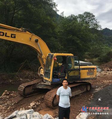【提车报告】三十而已的他，早就开着临工挖掘机过上了理想人生