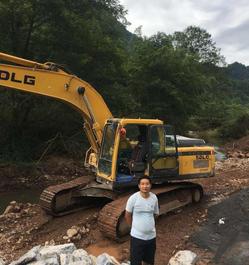 【提車報告】三十而已的他，早就開著臨工挖掘機過上了理想人生