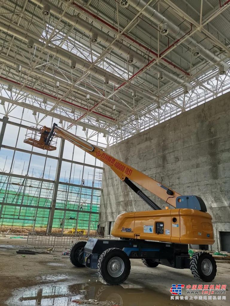 	珠海机场改扩建工程项目是广东省、市重点建设项目，对提升机场竞争力和可持续发展能力，促进珠海旅游业及经济社会发展，以及粤港澳大湾区民航业协同发展，打造世界级机场群具有十分重要的意义。