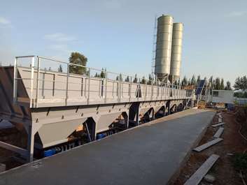 方圆集团稳定土拌和站参于国道京哈线(G102)道路建设