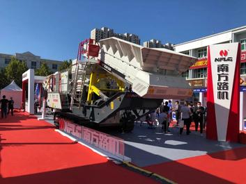 第三届雄安砂石与建筑垃圾处理技术设备展 南方路机首日告捷迎来“开门红”