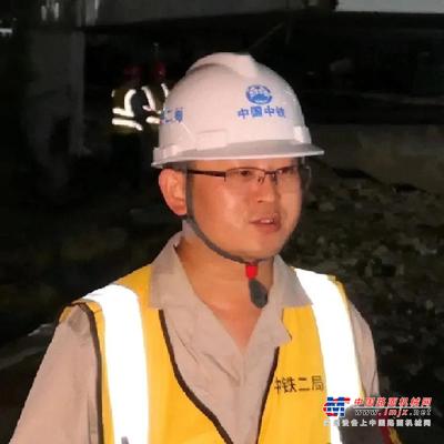 三一SCC20000A圆满首吊！中国铁路史上最大吨位履带起重机吊装作业