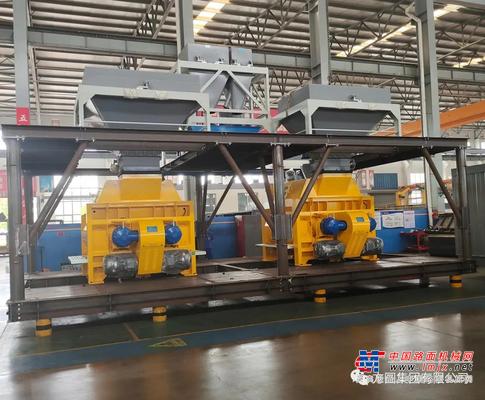 方圆2HZS120型双机组搅拌站顺利完成组装