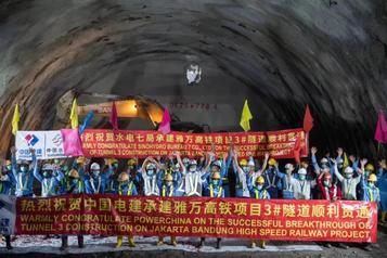 500多台三一装备修筑雅万高铁，“整条铁路全是SANY”