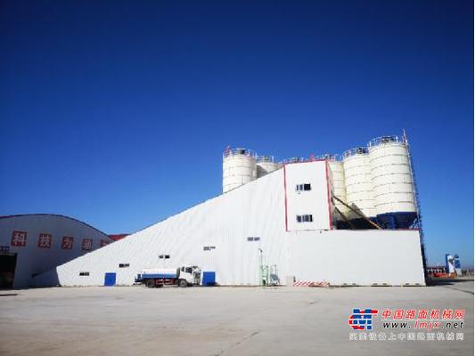 山推建友设备助力石衡沧港铁路建设
