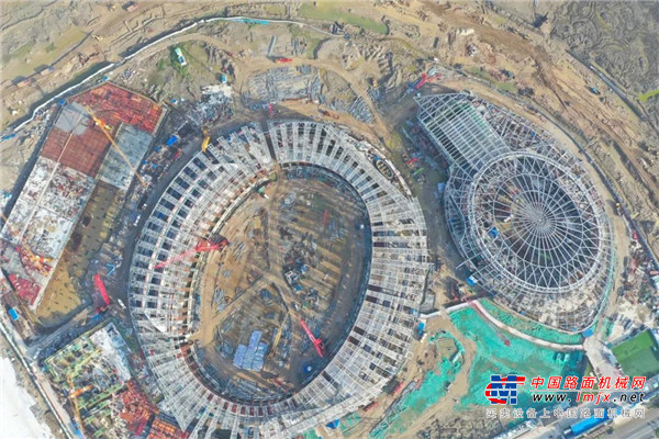 1600小时，1.3万吨，三一“铁军”奋战亚青会建设一线