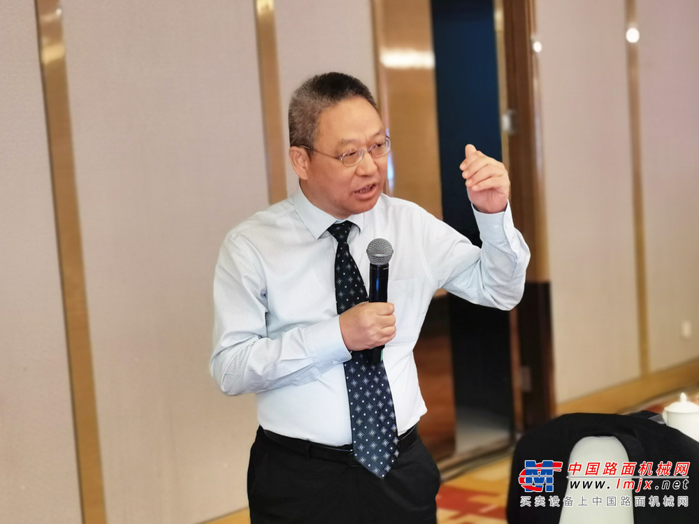 中国质量协会副会长兼秘书长段永刚致辞