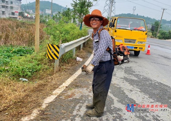 致敬平凡！关注忠于责任的湘潭公路养护人