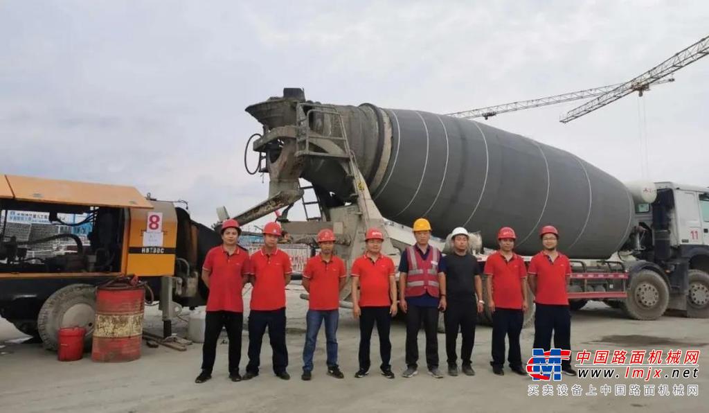 	其中三一重工的12台混凝土设备（9台车载泵、3台拖泵）参与了该设施的混凝土浇筑项目，助力这一“世界级”科学设施建设。