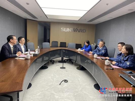 摩根士丹利银行亚洲有限公司批发银行新加坡分行领导考察山河智能