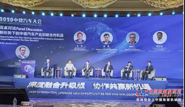 	“在高速发展中，三一重卡也正在不断变革，智能化是三一重卡最重要的一个方向，自三一重卡诞生起始终的定义就是智能网联重卡，三一重卡目前正投入巨大的人力、物力、财力进行智能化的研发。”