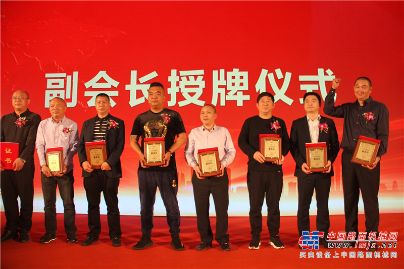 	三一集團副總經理、北京三一智造科技有限公司總經理周國元在客戶節上動情的表示，北京三一智造自2002年成立起，就始終秉承“一切為了客戶，為客戶創造價值”的企業理念，致力于為客戶朋友們帶來最完美的產品和最完善的服務。成立18年以來，三一智造與客戶朋友們一起披荊斬棘，砥礪前行，在見證三一智造發展壯大的同時，也見證了中國樁工行業從站起來到強起來的偉大飛躍。當前樁工行業雖面臨著新的挑戰和機遇，但三一智造有信心把握住新機遇，向智能化、自動化和數字化三方面進行大改革，持續不斷地推進技術創新，以更高品質的產品和更優質的服務回報客戶，為中國貢獻一個世界級品牌奠定堅實的基礎，為中華民族的偉大復興貢獻三一力量。