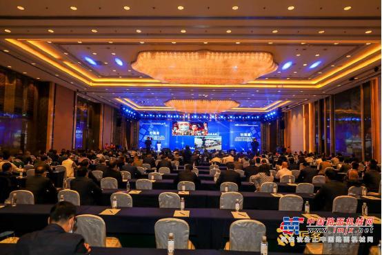 山推荣获2020中国工程机械十大营销事件