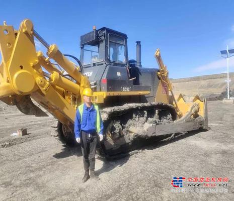山推服务团队：全力与时间赛跑，只为最快到达