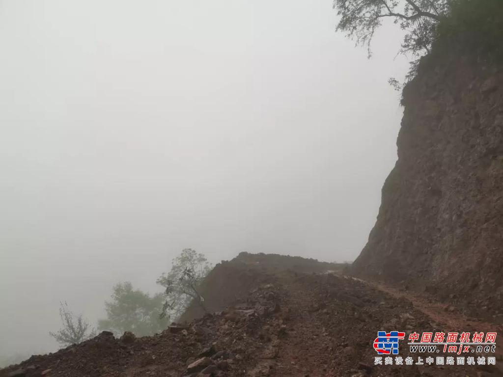 	古林海的XE215D挖掘机陪着他“走南闯北”，其中在雅砻江两河口水电站施工的经历让他最为难忘。