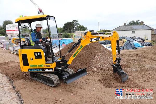 JCB 电动微挖19C-1E助客户赢得新合同