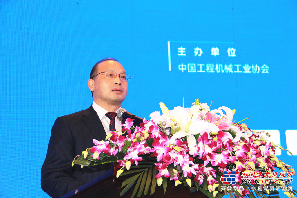 苏子孟、吴培国分别当选中国工程机械工业协会第六届理事会会长和秘书长