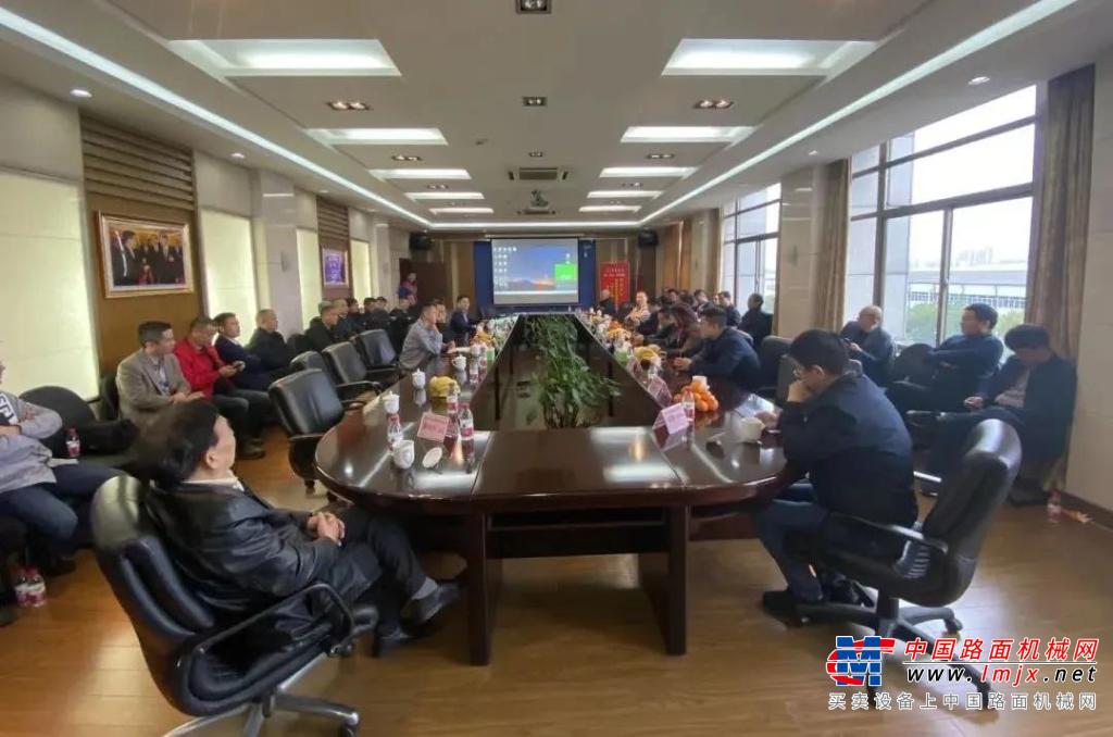 攜手邁入電動時代 杭州市商品混凝土行業協會成員走進漢馬科技集團參觀交流