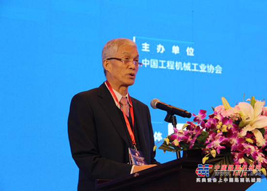 协会六届一次会员代表大会暨第十八届中国工程机械发展高层论坛胜利召开