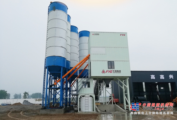 方圆集团：分体总线式HZS120型箱式搅拌站发货