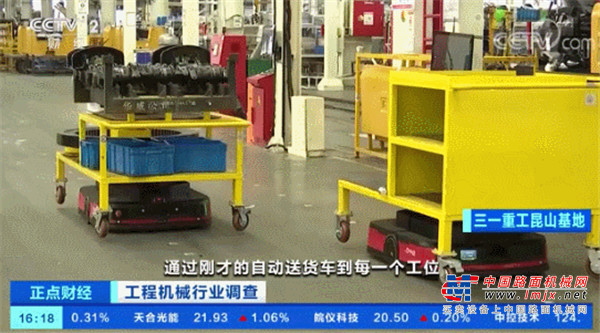 工作人员介绍说，今年前两月受疫情影响，销售曾出现短暂停滞，但从3月开始明显回升，随后挖掘机销售一路高歌猛进，连传统淡季七八月，销量也能与一般月份持平，淡季不淡，而旺季提货甚至还要排队等待。