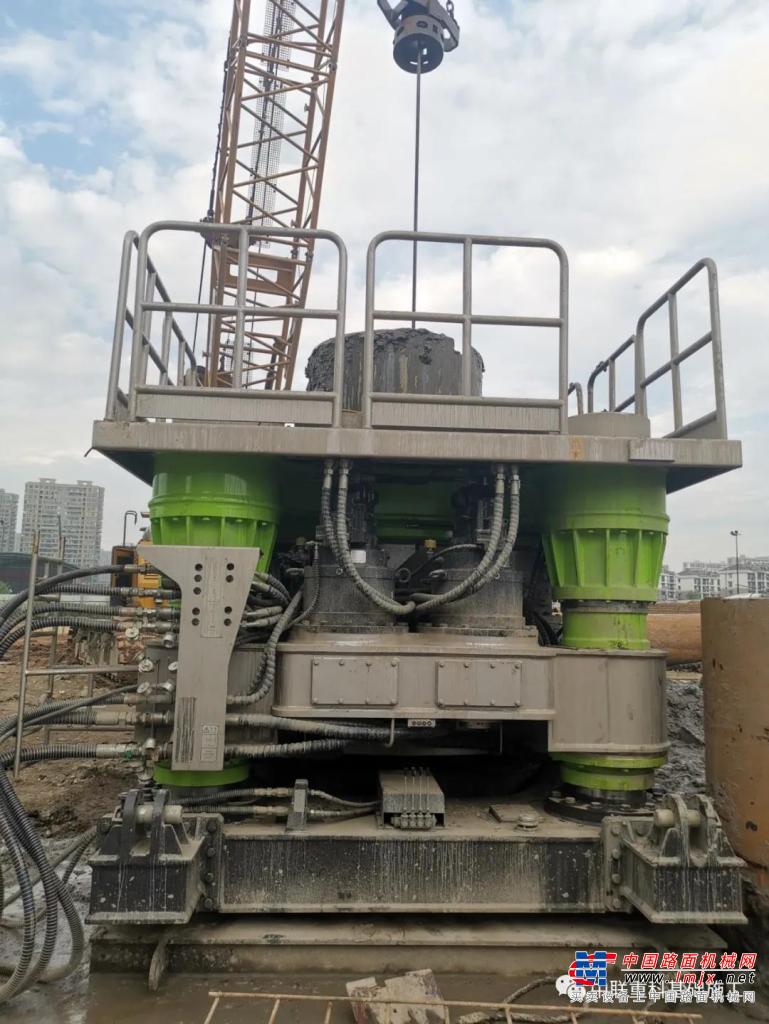 中聯重科首台全套管全回轉鑽機成功交付客戶 助力杭州市政建設