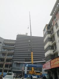 柳工起重机：27.5m幅度吊1.5t玻璃？TC1300C7不负众望！