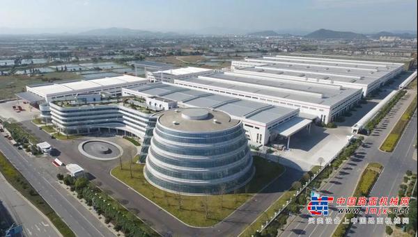 全市唯一！鼎力大型高空作业平台项目入选“未来工厂”！
