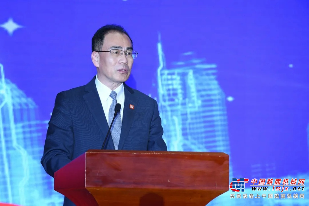 曾光安表示：柳工集团混改，是自1958年建厂以来又一次具有深远战略意义的重大改革，也是全体柳工奋斗者的一次重大历史机遇和挑战。柳工集团与7个战略投资者共同构建了“中央和地方国企优势+市场化机制+战略伙伴协同”的广西国企改革发展新模式。柳工将与新的股东携手打造更具竞争力的产业和资本联盟，深度变革柳工的体制和机制，为实现世界柳工的愿景赋予新的市场活力和发展动力。