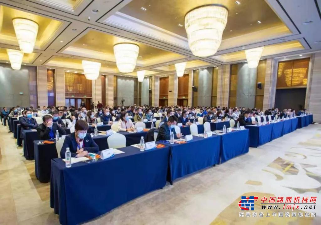 漢馬科技黨委書記、總經理劉漢如受邀參加2020中國商用車大會並作主題演講
