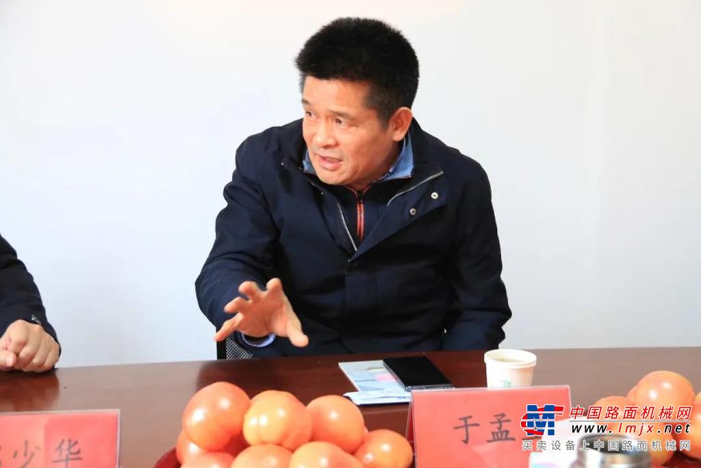 	坚持党建引领，让党旗在脱贫展场上高高飘扬