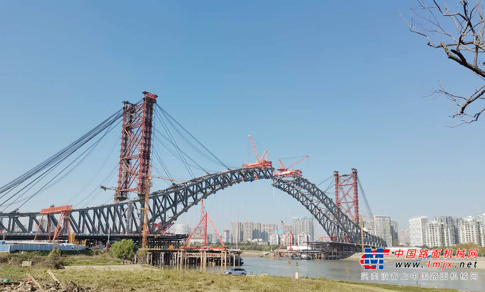 微特架梁起重机监控系统助力汉江七桥钢拱合拢
