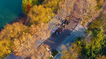 健步走 欢乐跑 徐工进出口人用奔跑迎接2021