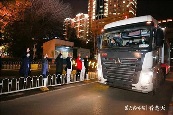 湖北唯一一台移动方舱来了！三一星夜驰援河北！