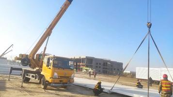 同舟共“冀”！柳工起重机第一时间驰援石家庄隔离点建设
