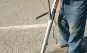 宜讯灌缝机施工视频
