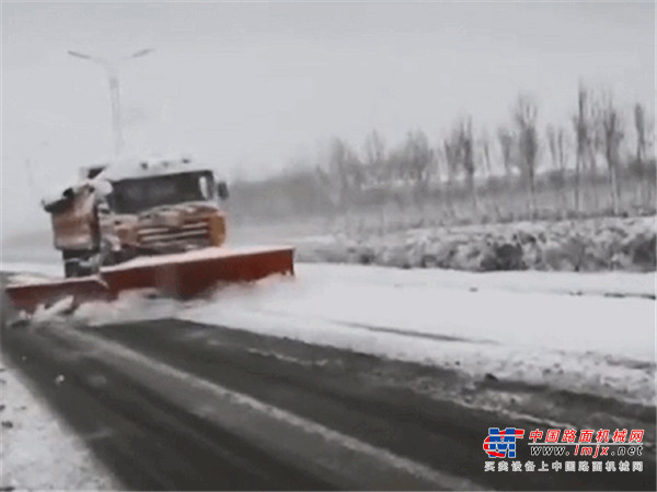 破冰除雪，潍柴冲在第一线！