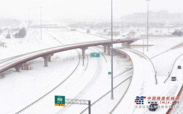 美国德州暴雪，致敬恪守岗位的山河人