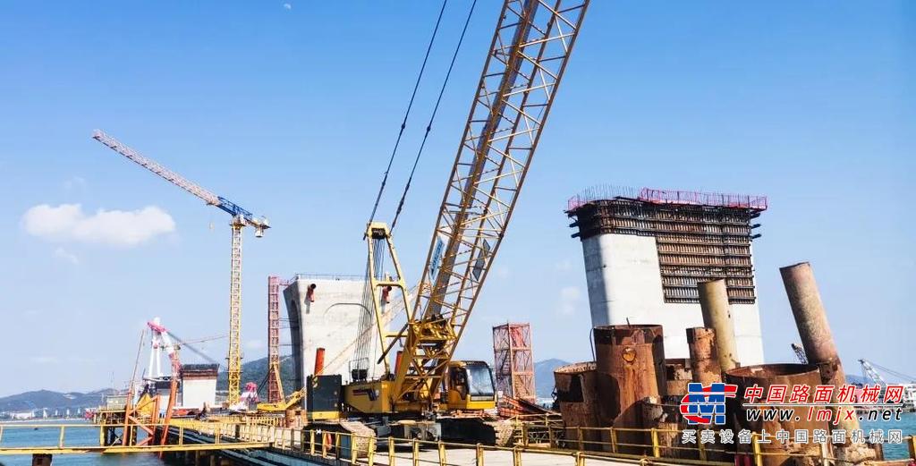 	自“新基建”的集结号吹响以来，广东珠海便铆足了劲，全力以赴驶向崭新赛道，多个重大工程项目陆续上马，着力“抢滩新基建”。这其中，金海大桥备受瞩目。