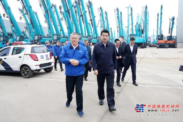 湘江集团党委书记张利刚率队考察山河智能