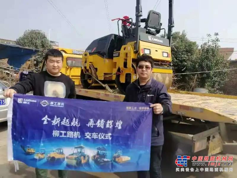 除了单钢轮压路机，柳工养护型压路机也得到了许多肯定。