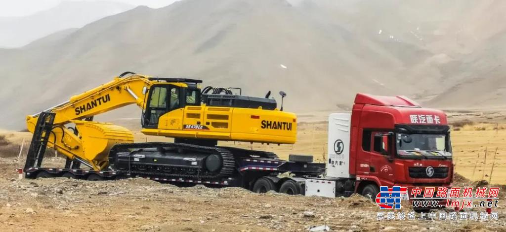 我們新疆好地方 山推挖掘機建設忙