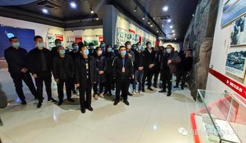 方圆集团组织职工瞻仰马石山十勇士纪念馆缅怀革命先烈