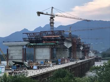 再创首举！| 利勃海尔搅拌技术助力国内首例大体量UHPC桥梁建设