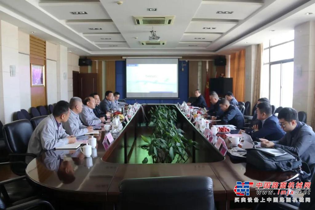 克拉瑪依市委常委劉波濤一行到漢馬科技集團考察交流