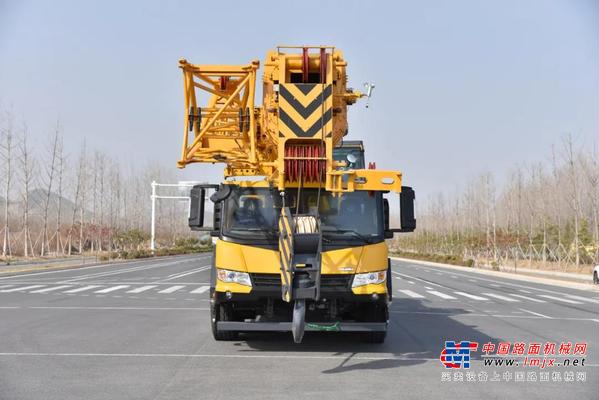 徐工：XCT90L5——拎起坦克的五节臂产品来了