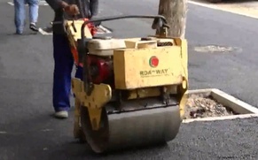 路得威 RWYL22 小型高配置手推式单钢轮压路机施工视频