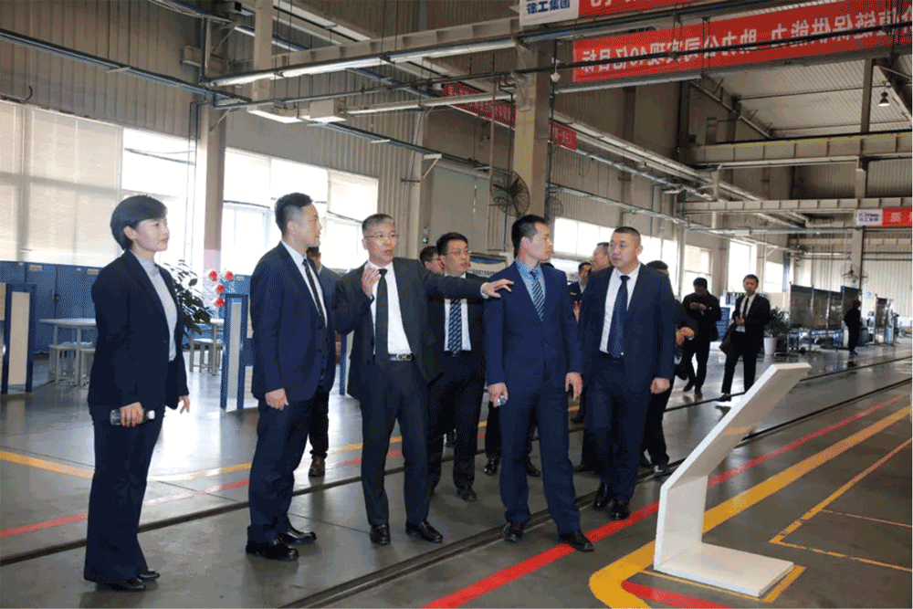 	过去的2020年，陕汽专用车销量明显提升，在随车吊等细分市场保持行业领先地位。战略合作协议的签署将成为双方合作的新起点，我们将与徐工共同为客户量身定制全新系列产品，服务广大客户。